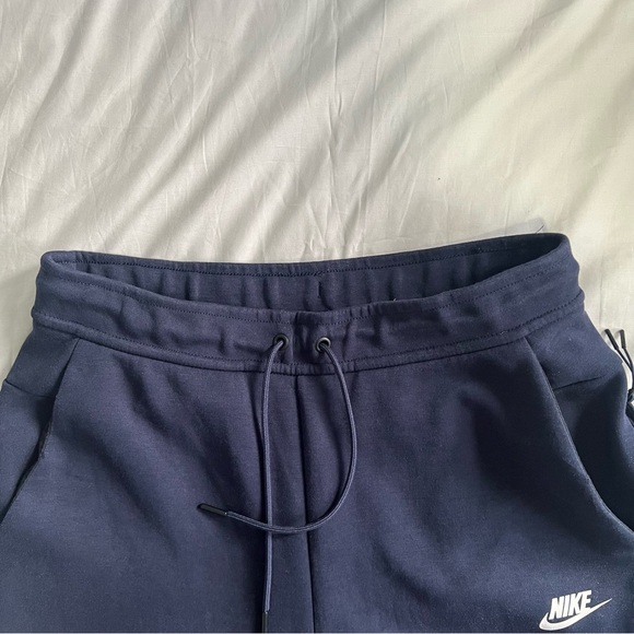 Nike Sportswear Tech Fleece Jogger - Picture 7 of 10